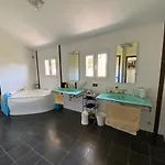 - 6 Pers - 3 - Piscine - Climatisations Villa