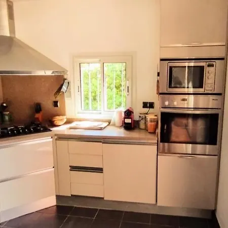 - 6 Pers - 3 - Piscine - Climatisations Villa